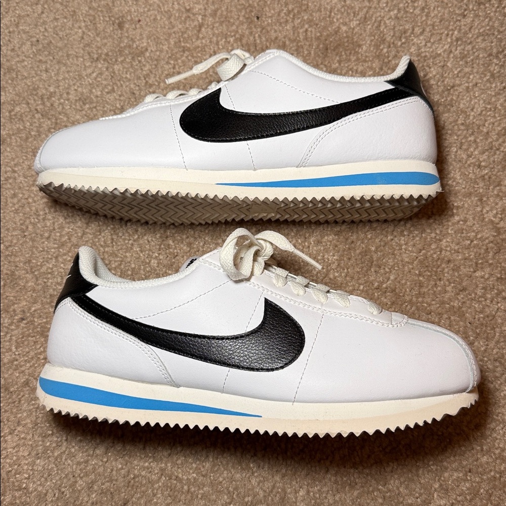 Nike Cortez in White Leather - Picture 6 of 8
